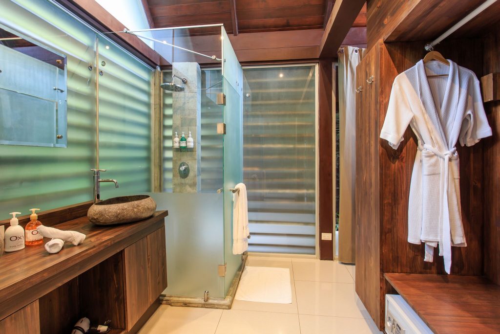 Oxygen Jungle Villas Uvita Costa Rica shower | Costa Pacifica LIVING